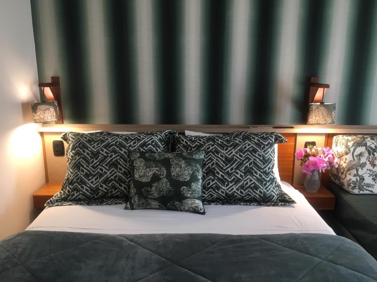 Deluxe Room,1742625052:JPEG